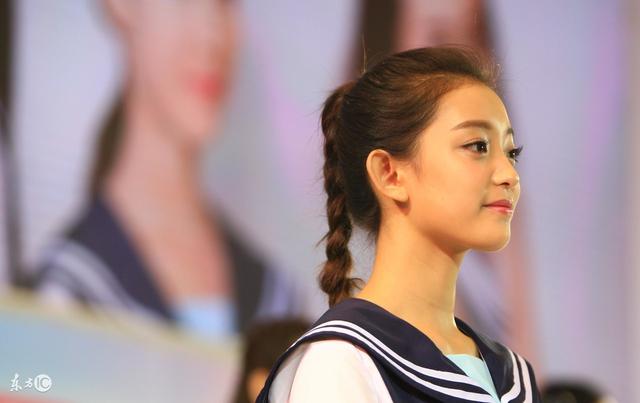 小说：穷小伙出售神秘丹药，大佬得知其药效后，转手卖出六倍高价