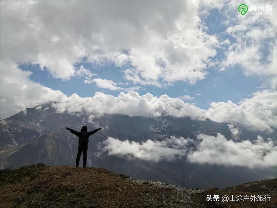 户外爬山三大忌讳,户外有风险爬山需谨慎量力而行
