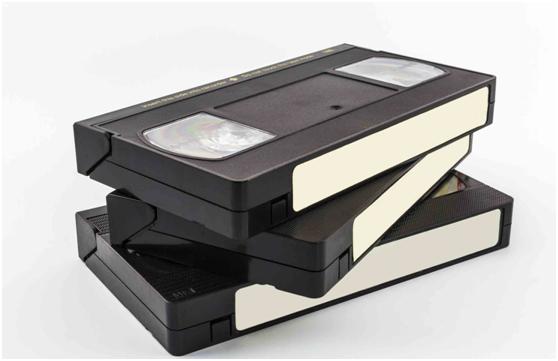 碟片的大小都是一样的吗,dvd光盘比cd盘直径大吗