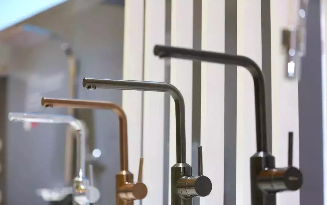 色“诱上海厨卫展！科勒、高斯...谁最出色