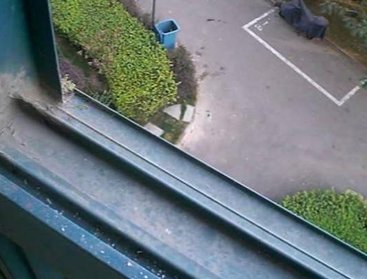 家里窗户怎么打扫,家里的窗轨怎么清洗