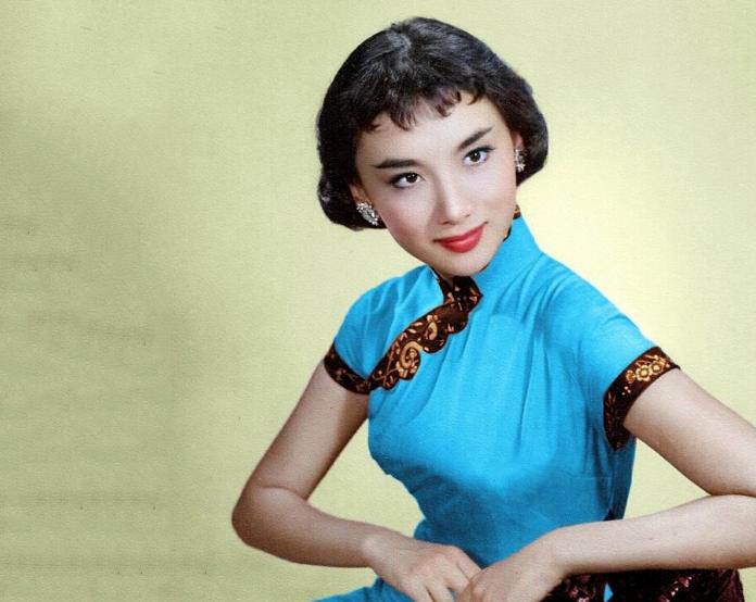 她是“长城三公主”之一，被夸“上帝的杰作”，岑范一见误终身