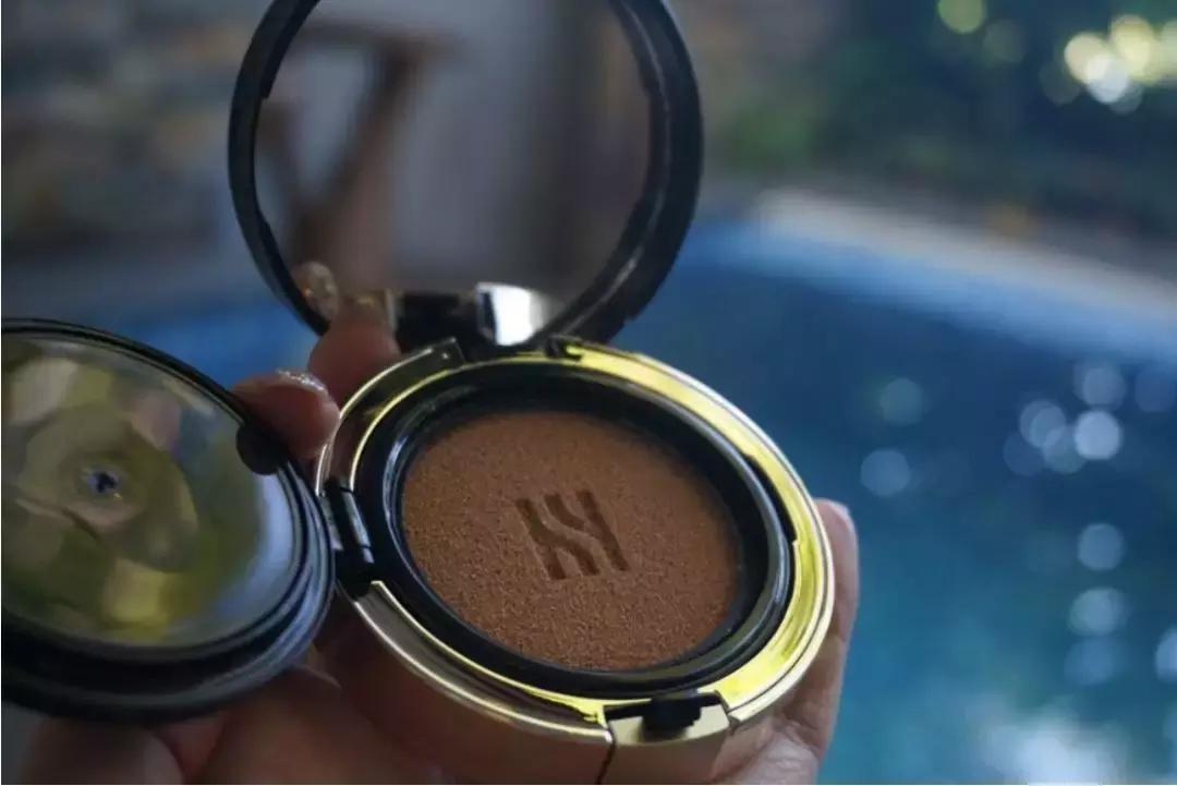 hera黑金气垫和粉底液,hera赫妍黑金气垫17号