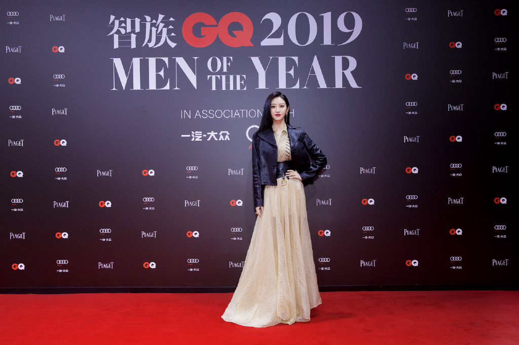 景甜妆容画法短发,景甜画细眉韵味十足