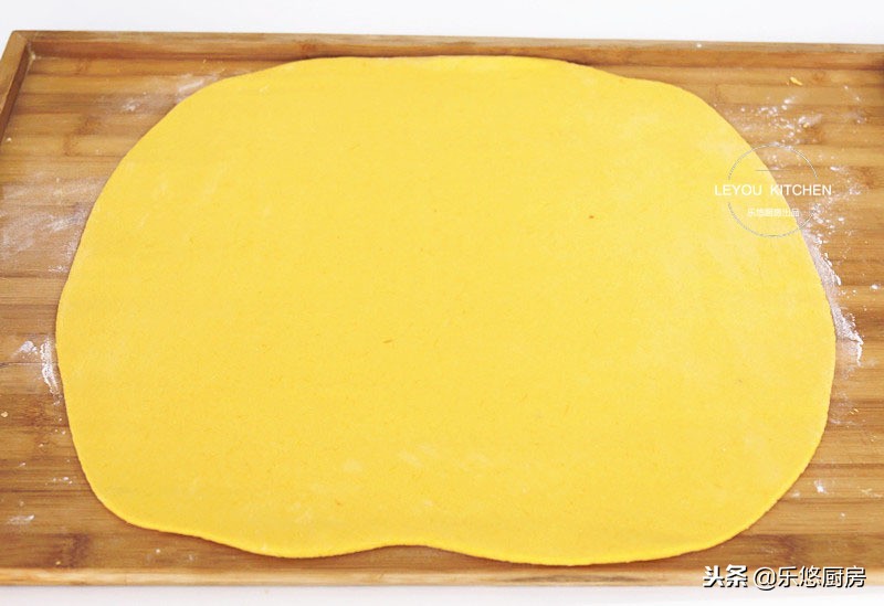 用筷子一卷的花卷,筷子压花卷做法