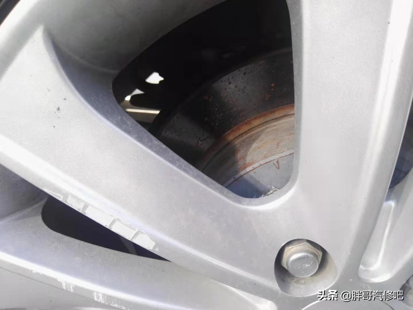 城市跨界运动小越野,马路牙子随便上,两万多元二手挂价