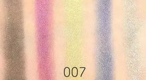 dior最值得入手的单品是什么,2021cpb圣诞限定高光103