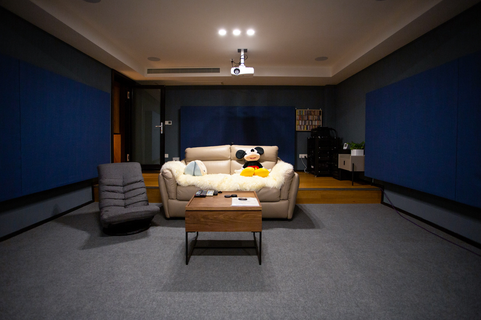 家庭影院如何做才能有好效果,如何拥有一个家庭影院