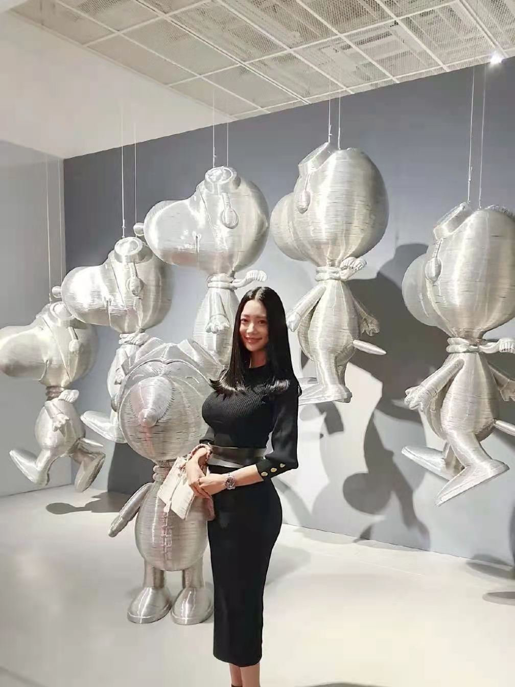 蜜桃臀不流行了，现在女生都宠爱“克拉臀”，穿衣好看，特显气质