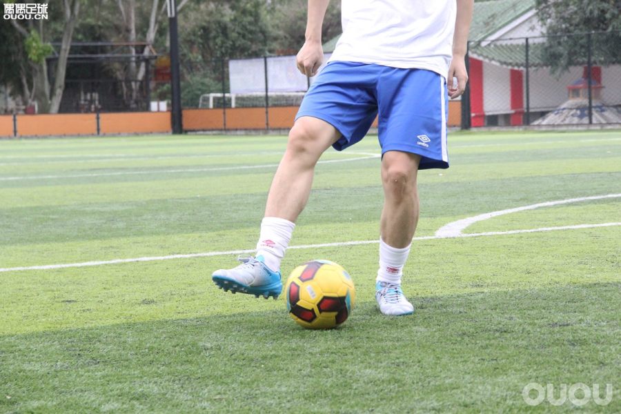 满足真皮控的幻想–UmbroAcceratorProHG实战测评