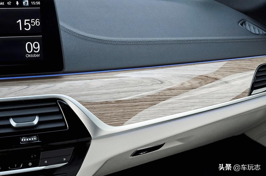 宝马5系旅行车520i,全新宝马5系520