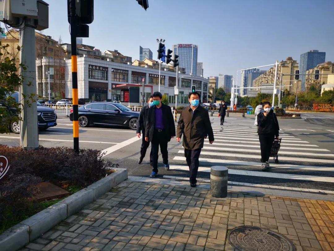 进市场、看公交、乘地铁、访药店、到小区，刘奇书记在南昌暗访