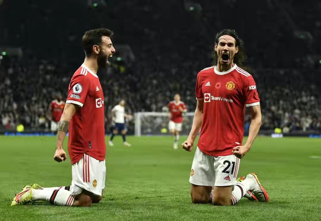 c罗卡瓦尼曼联明天会更好,c罗连场帽子戏法曼联3-2绝杀热刺