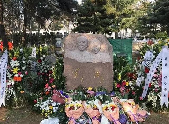 工作狂人任弼时，生命最后一刻还在工作，9个儿女只留下4人