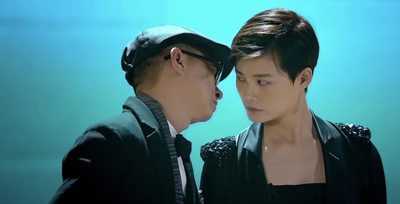 澳门风云3周润发和张学友比牌技,澳门风云3周润发为什么装傻