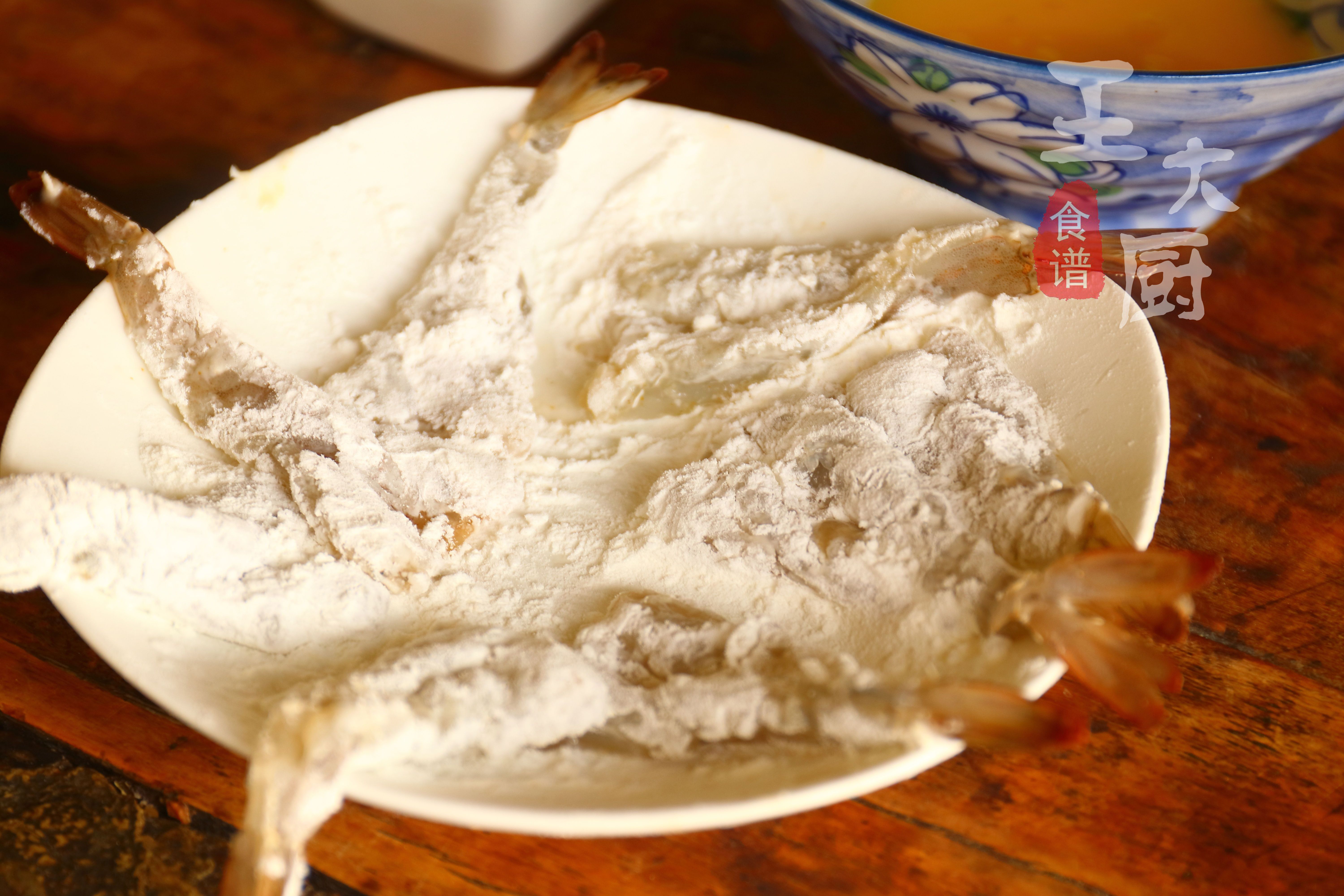 简单好做的面包糠炸虾家常做法,面包糠炸虾正宗做法