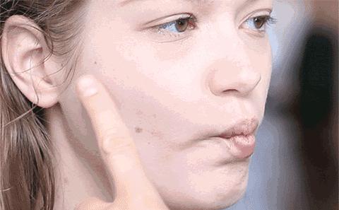 如何区分肤质干皮还是油皮,如何区别干皮或油皮肌肤