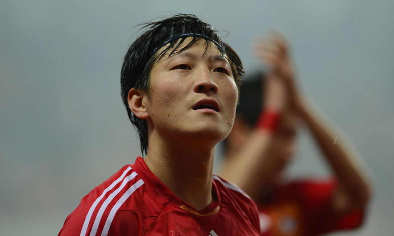 踢球运动员范志毅,踢球范志毅