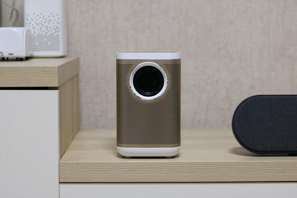 智能投影仪能当显示器吗,智能投影仪能侧投吗