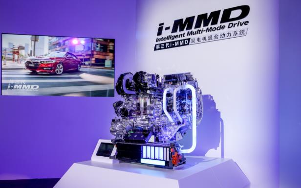 混动凌派开起来咋样？德系车车主试完后，表示很羡慕？