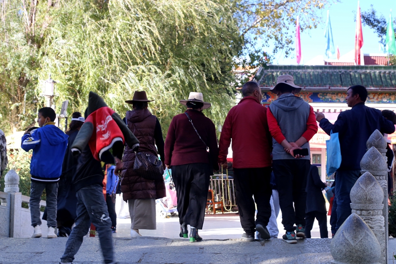 比天空更辽阔比白云更洁净比佛国更妩媚珠峰脚下的游记十