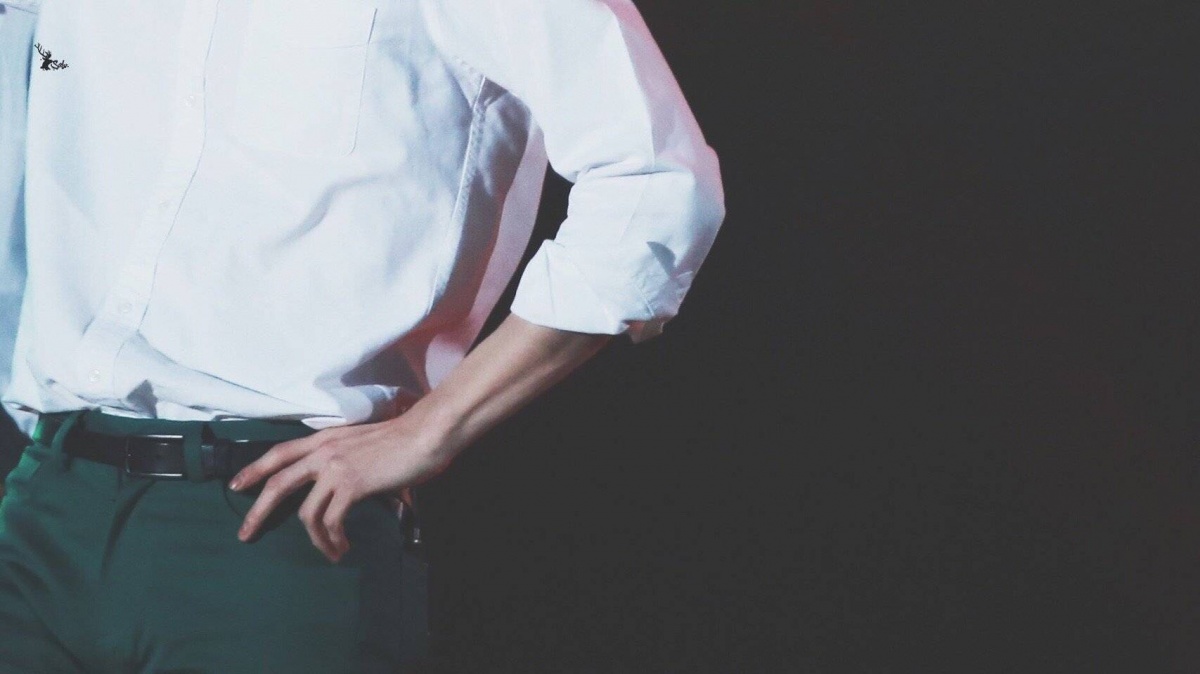 白衬衫在男生身上，为什么会有这么大的魅力？