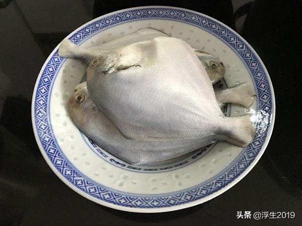 鲳鱼又简单又好吃的做法,鲳鱼这样做好吃又营养全家都爱吃