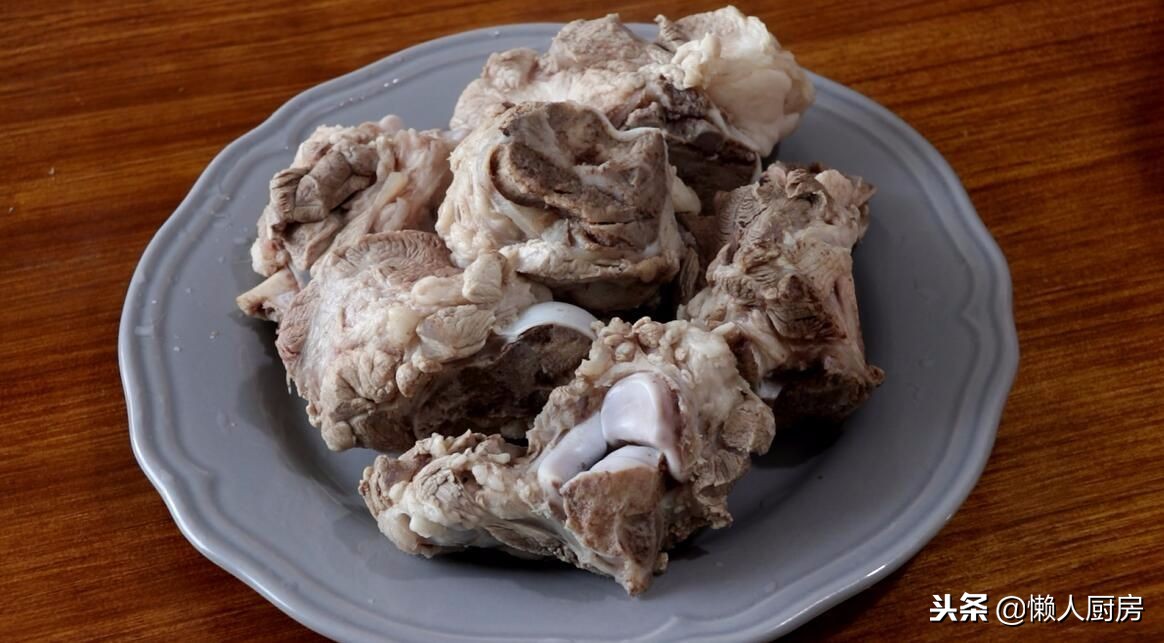 如何做猪大骨汤,排骨怎么煮才能肉不柴骨头又软烂