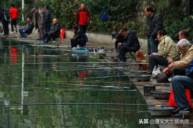 在冬天里看遵义湘江河上的秋色