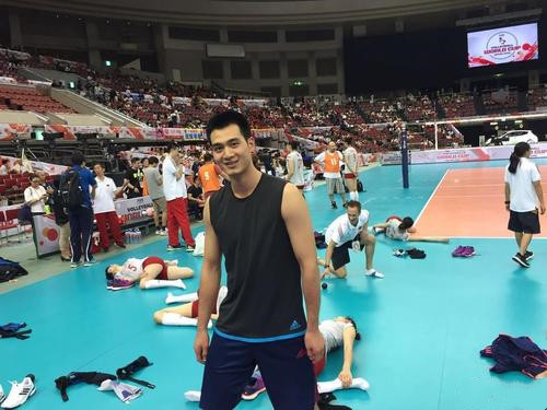 女排张常宁逗小孩视频,张常宁李童赛后花絮