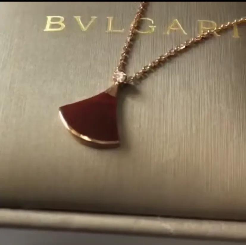 闺蜜抢走闺蜜的男朋友结果很成功,闺蜜抢走了朋友的男友