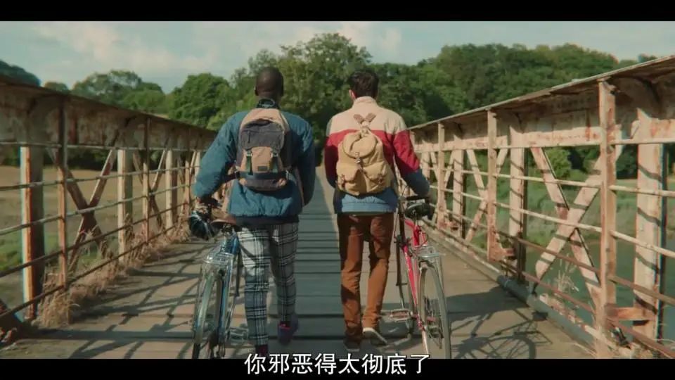 快上车|学校亏欠我们的生理课,这部英剧补齐了