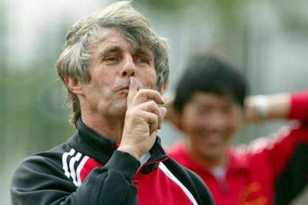 国足历史性惨败,国足冲击世界杯失败解说