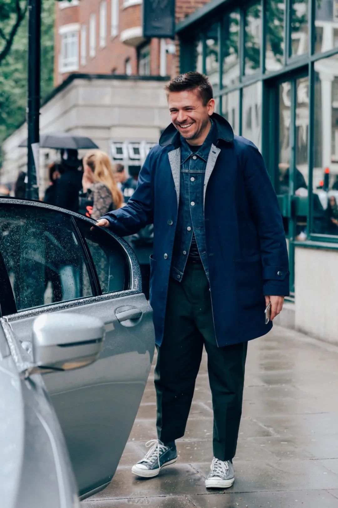 牛仔夹克冬季还能这样穿,牛仔夹克冬季怎么穿男