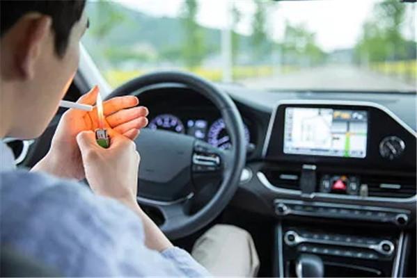 汽车里的点烟器能干嘛,车上的点烟器有什么隐藏功能