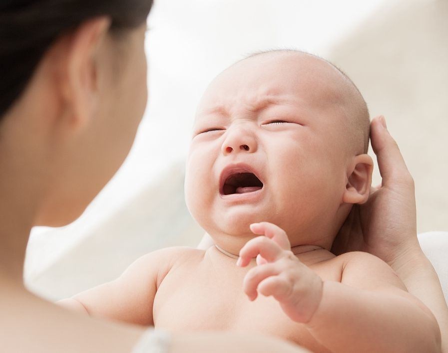 婴儿肠痉挛大哭最快缓解办法,婴儿肠痉挛哭得厉害怎么办
