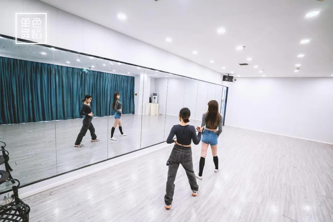 没有舞蹈基础怎么扒舞,遇见心动的舞蹈想学怎么办