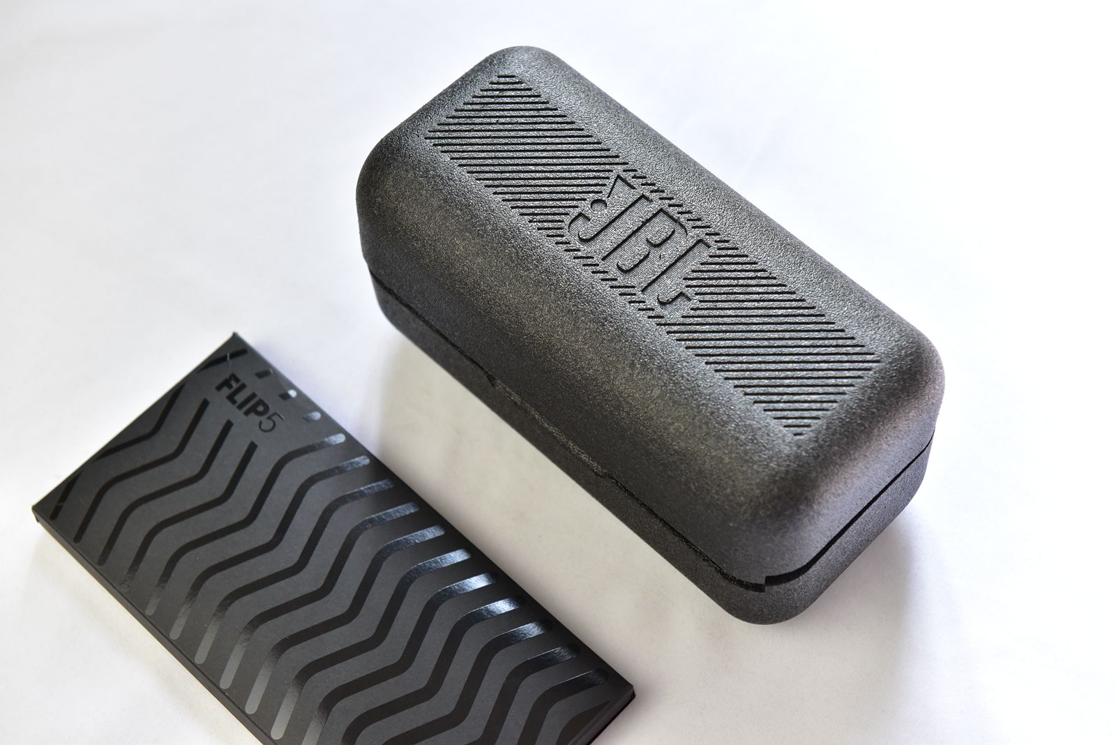 拼多多上jbl蓝牙音箱靠谱吗,jblflip5蓝牙音箱评测