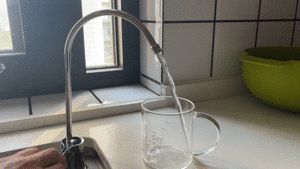 飞机上用的什么品牌的净水器,飞机上的净水器