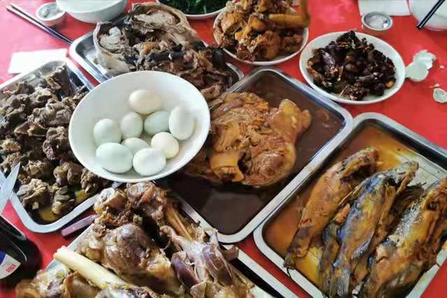 广东吃饭为什么用不锈钢碗,广东人吃饭点菜的秘密