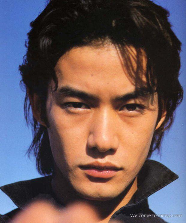 日本男人最想拥有的脸！性感神颜秒杀鲜肉，冻龄大帅哥竟单身