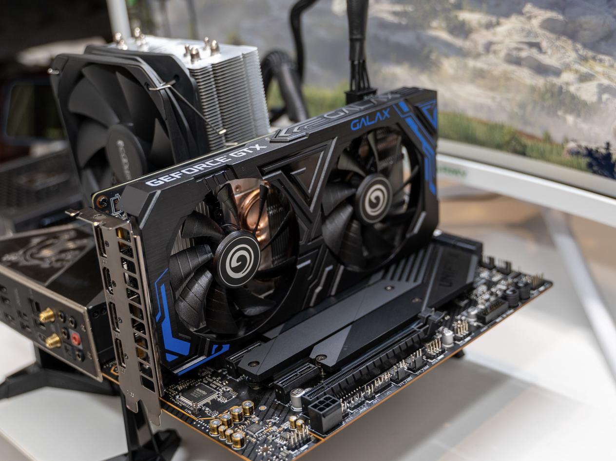 液金标杆的硅脂究竟怎么样？*力暴**熊硅脂横评