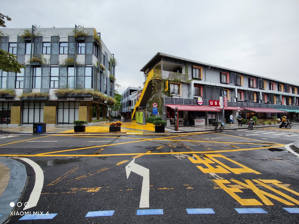 小米mix4和realme大师探索版,小米mix4全面屏效果