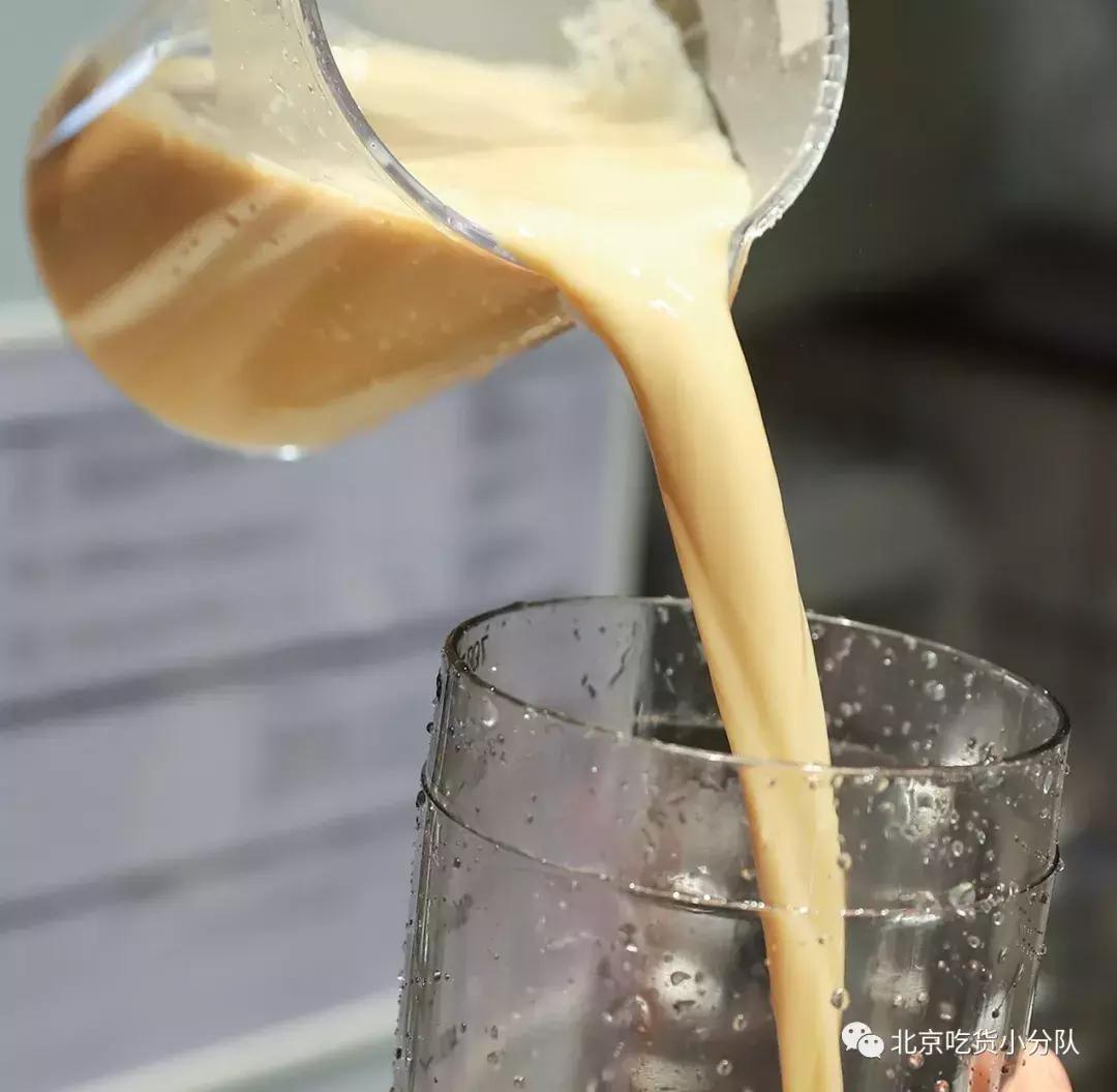 深圳四万人排队买奶茶,深圳排队2万人的奶茶叫什么