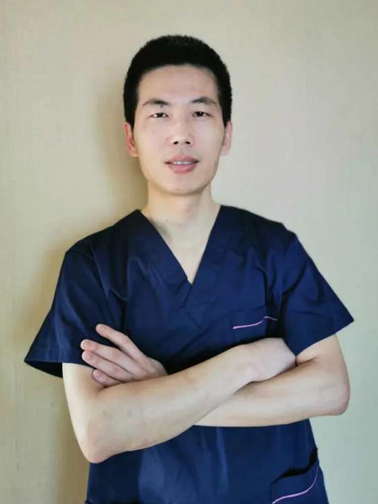 致敬2020每一个逆行的背影,回顾2019年消防员最美逆行背影