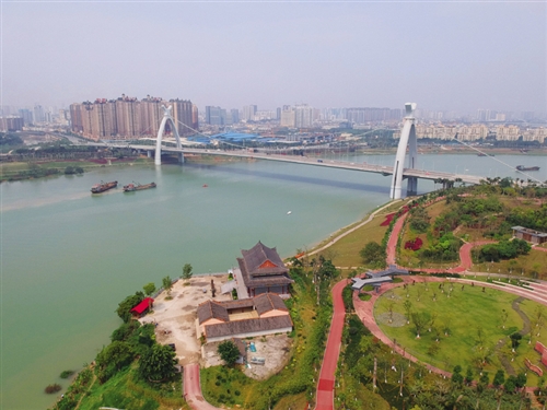 邕江两岸风景如画令人心旷神怡,邕江两岸好风光