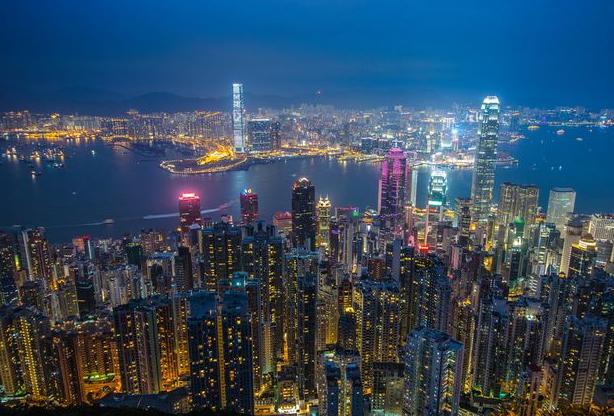 为什么很多广东人去香港,肇庆很多人去香港吗