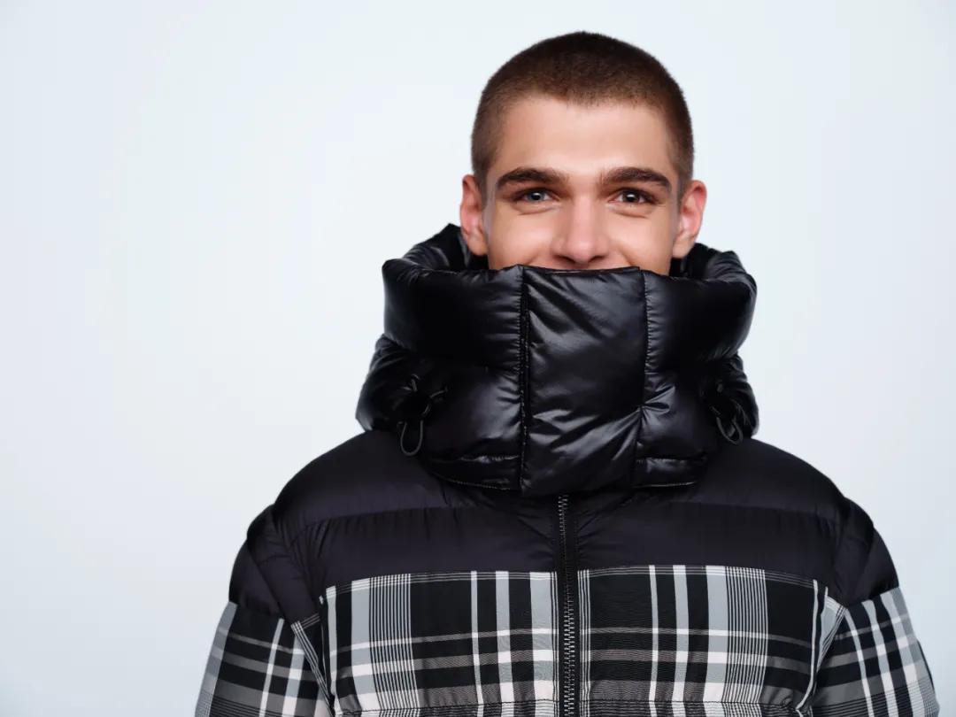 波司登新设计再次出圈？！轻盈+荧光惊艳网友：穿这谁还宅啊