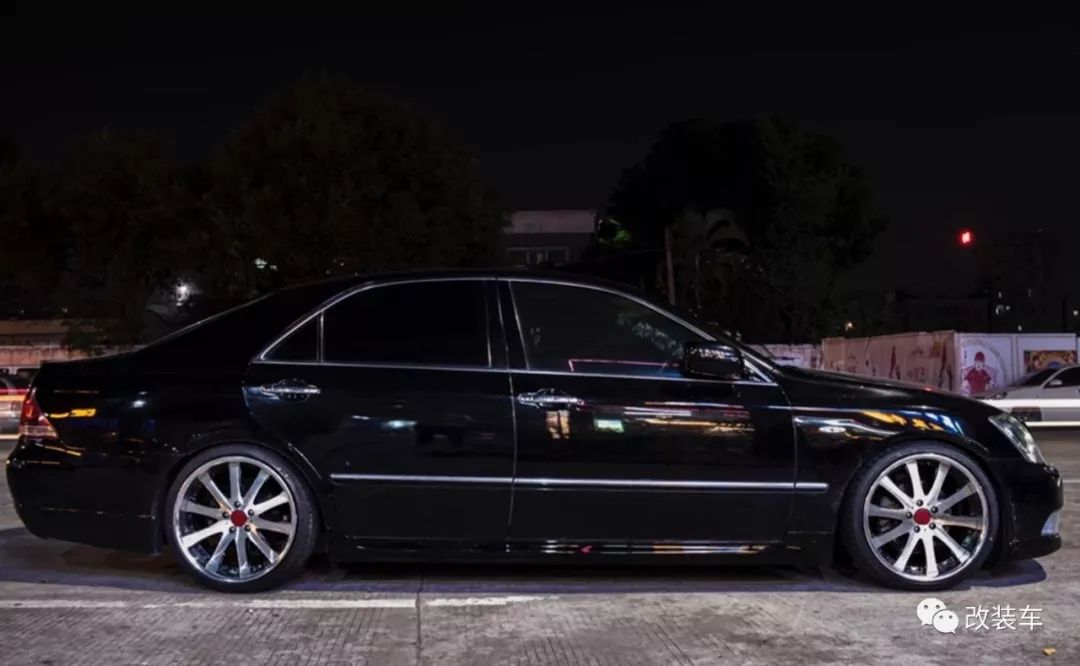 12代皇冠爆改,12代皇冠改2gr发动机要换油箱吗