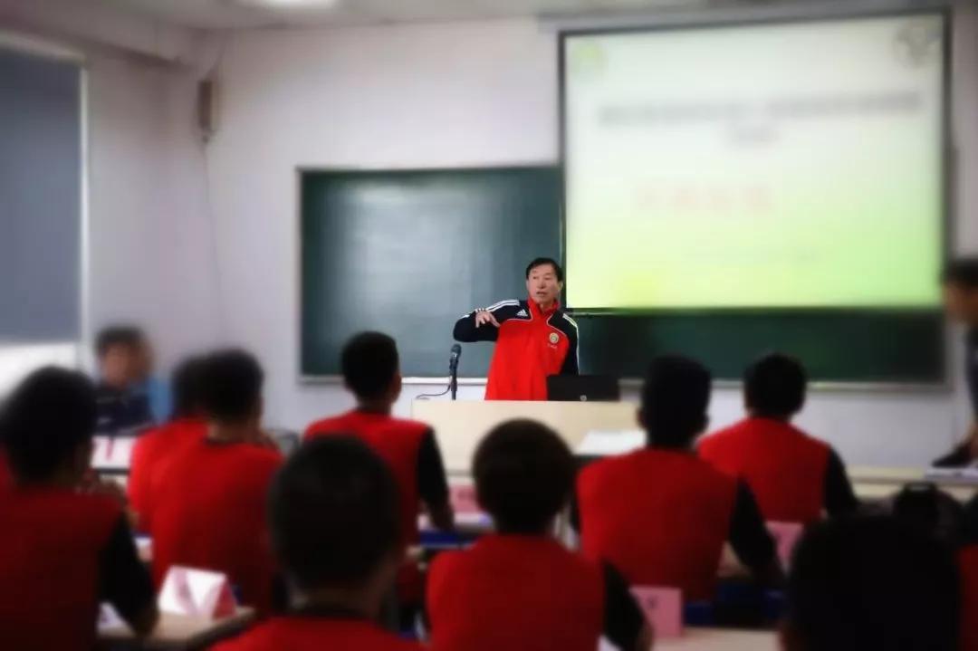 中国足球运动员的初心与使命,足球界元老